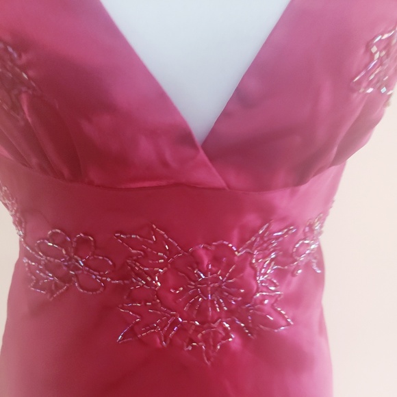 Sexy Beaded Red Halter - Picture 4 of 7